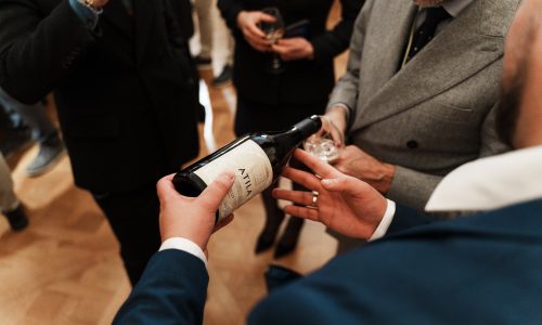 „Šapatova“ vina u srpskoj rezidenciji u Parizu (1)